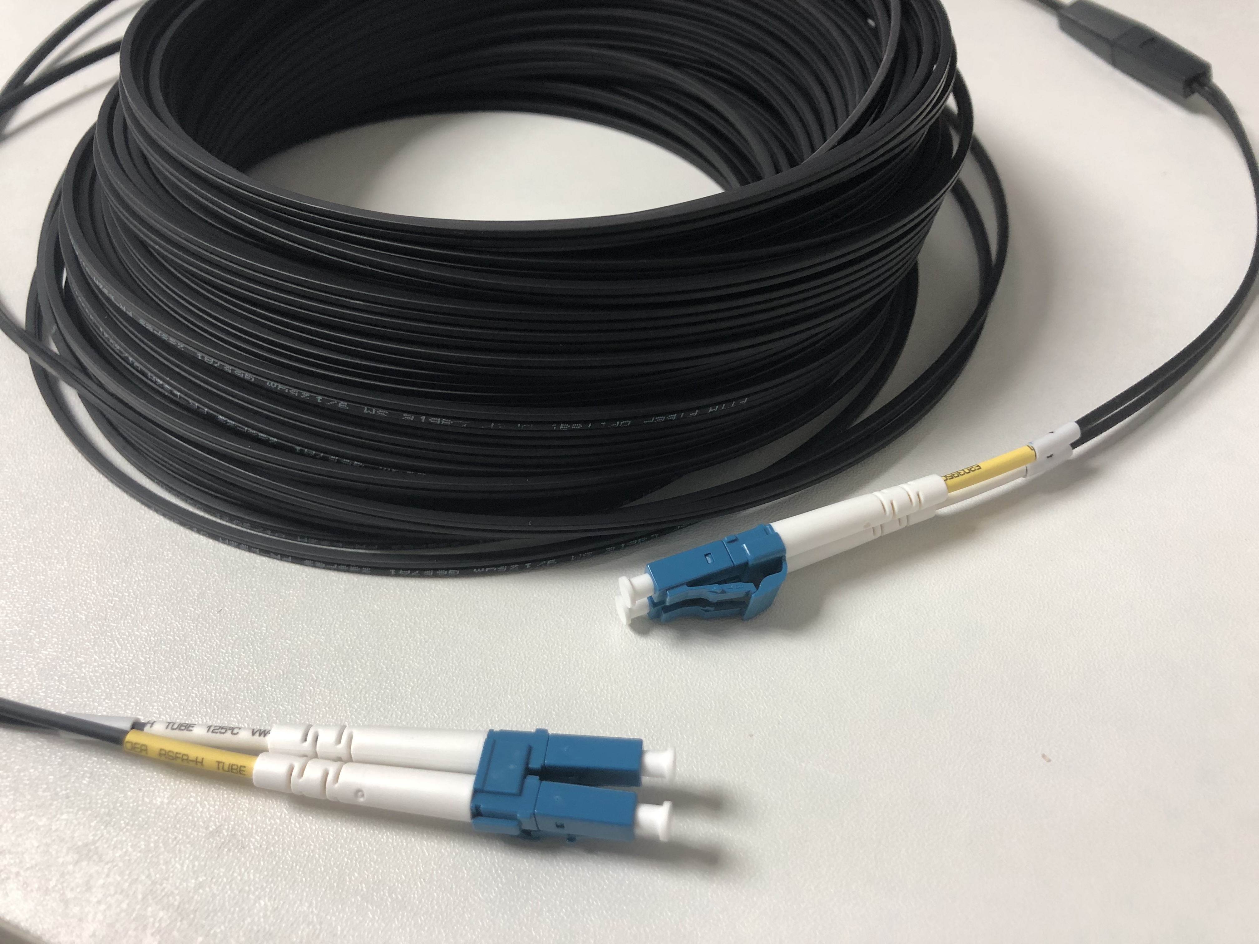 FTTH Drop Cable Pre-terminated Fiber Optic Patch Cord Duplex LC/UPC-LC/UPC LSZH 5m Black
