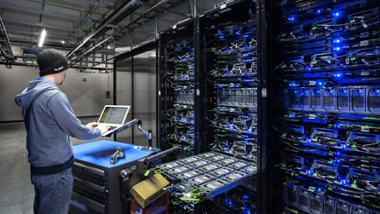 The Important Role of Optical Transceiver in Data Center