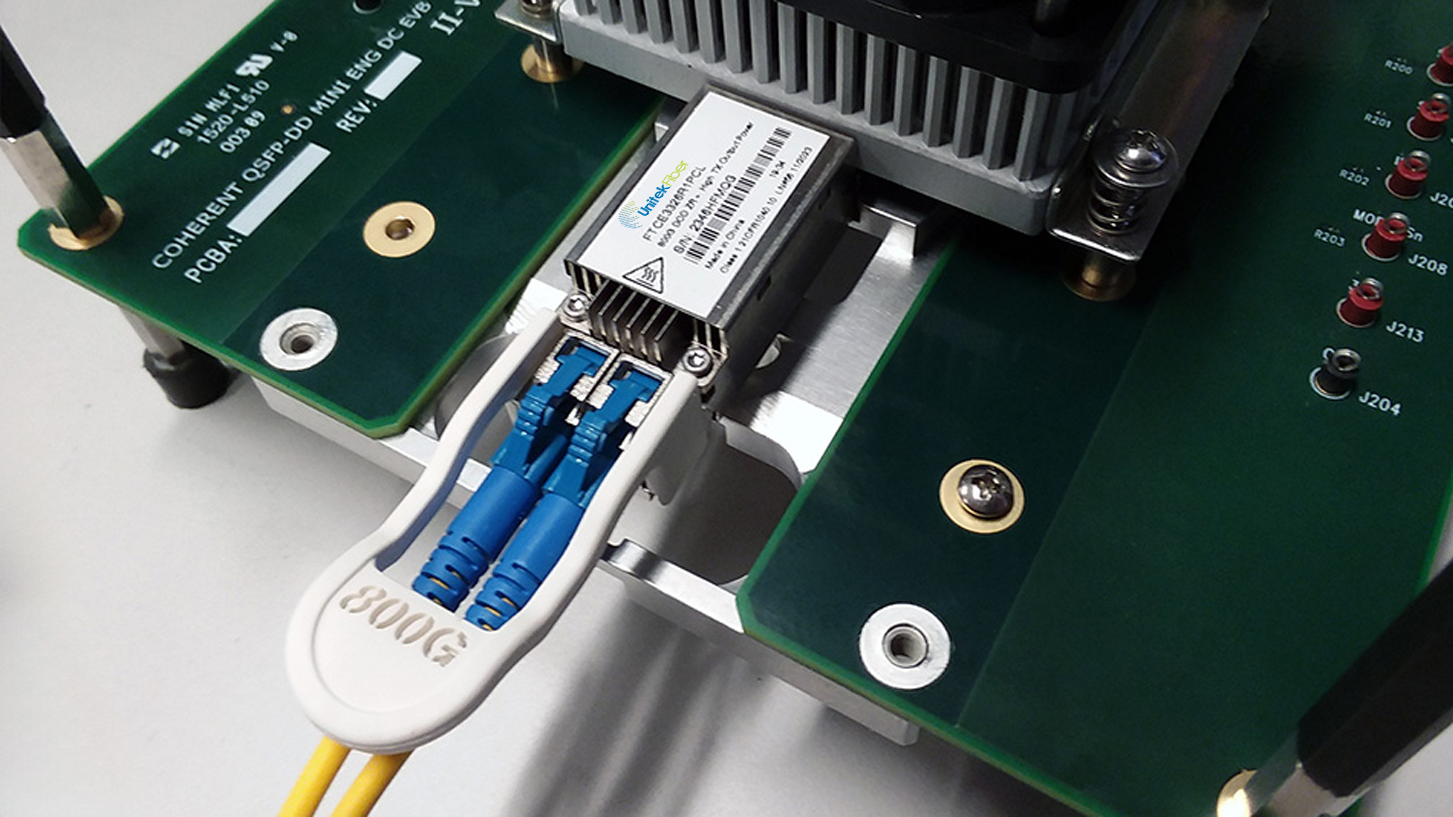 800G_fiber_transceivr.png